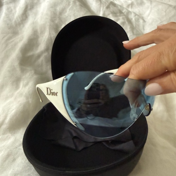 Iconic Dior ski wrap sunglasses in case. Pristine. Sleek Blue Tinted Visor - Picture 7 of 8